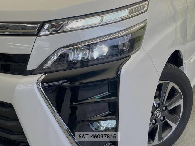 Toyota VOXY 2018-12 8363556-12