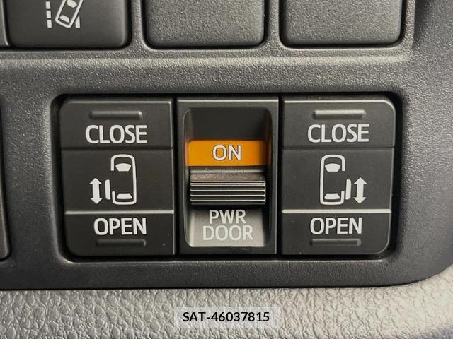 Toyota VOXY 2018-12 8363556-4