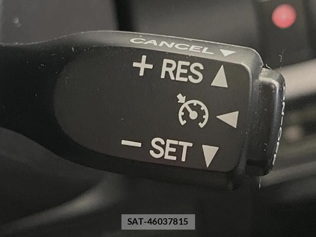 Toyota VOXY 2018-12 8363556-5
