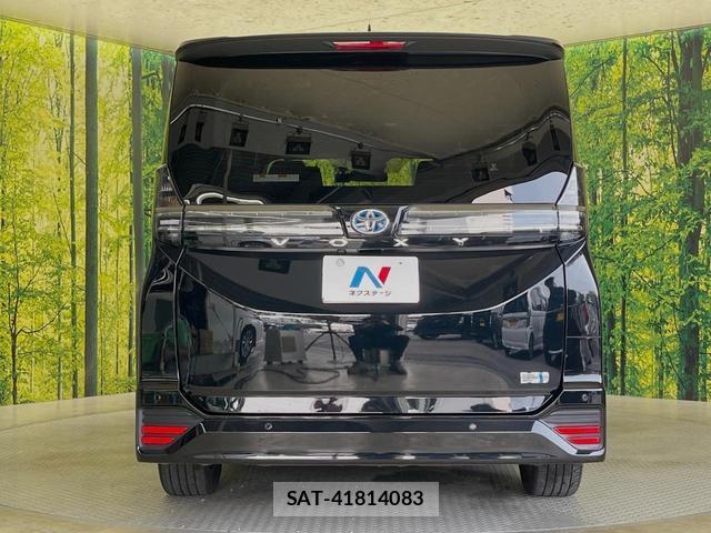 Toyota VOXY 2024-05 8363557-15