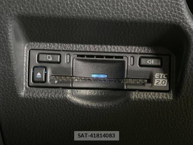 Toyota VOXY 2024-05 8363557-6