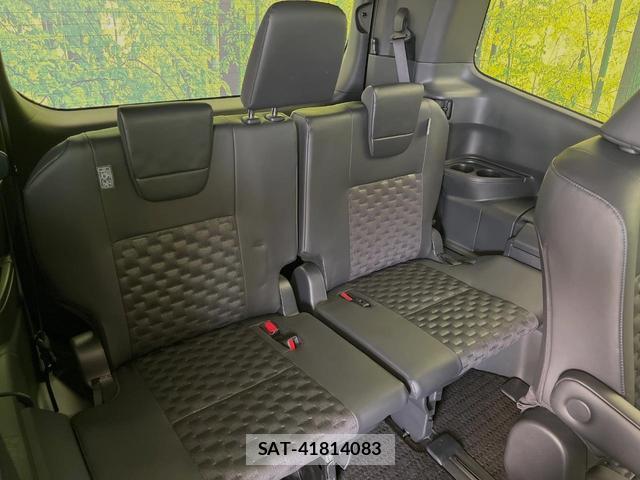 Toyota VOXY 2024-05 8363557-9