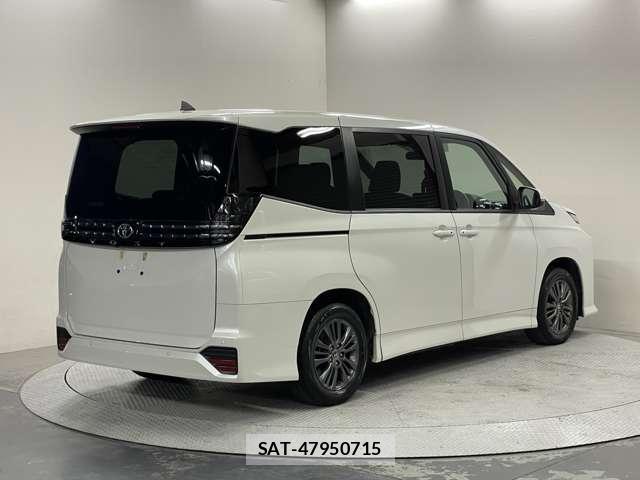 Toyota VOXY 2023-02 8363622-10