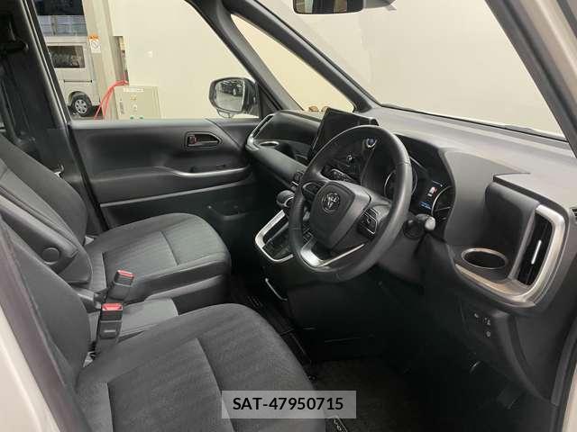 Toyota VOXY 2023-02 8363622-12