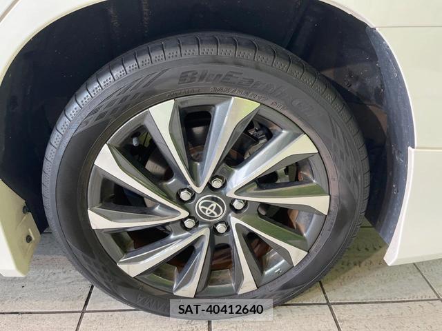 Toyota VOXY 2023-10 8363626-14
