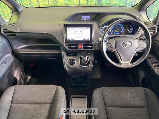 Toyota VOXY 2016-04 8363627-1