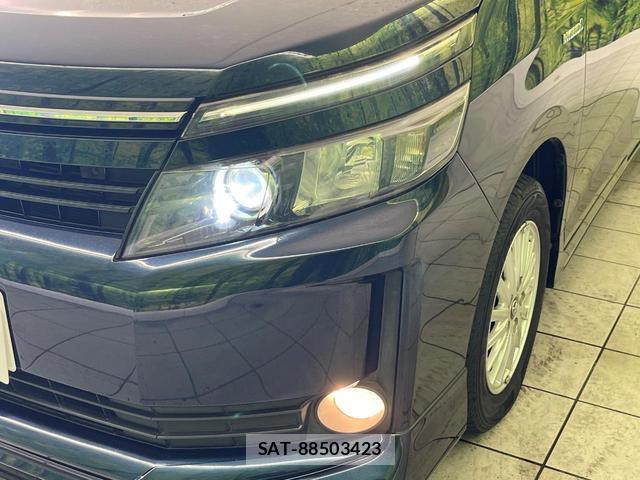 Toyota VOXY 2016-04 8363627-12
