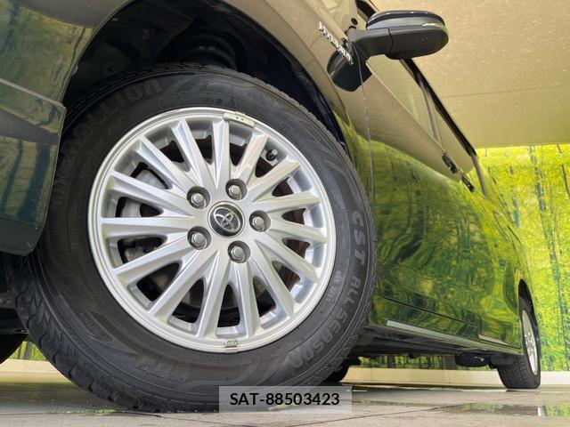 Toyota VOXY 2016-04 8363627-13