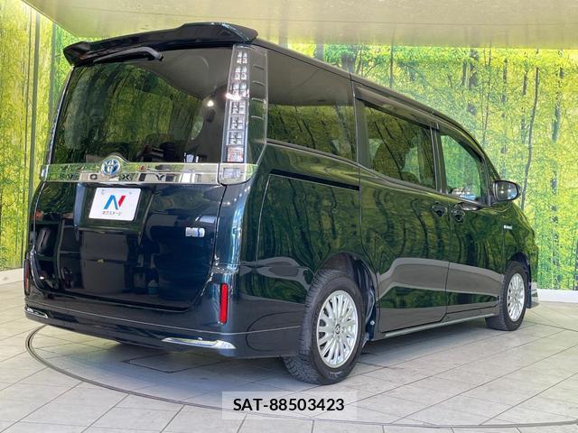 Toyota VOXY 2016-04 8363627-17