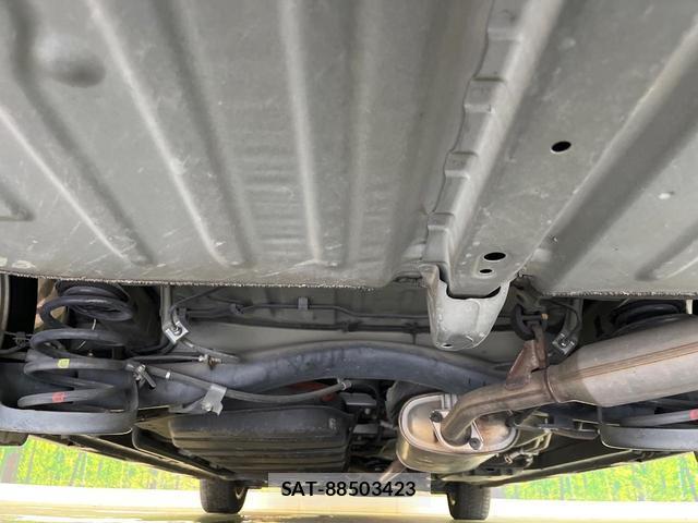 Toyota VOXY 2016-04 8363627-19