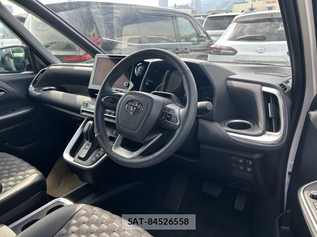 Toyota VOXY 2025-01 8363720-2