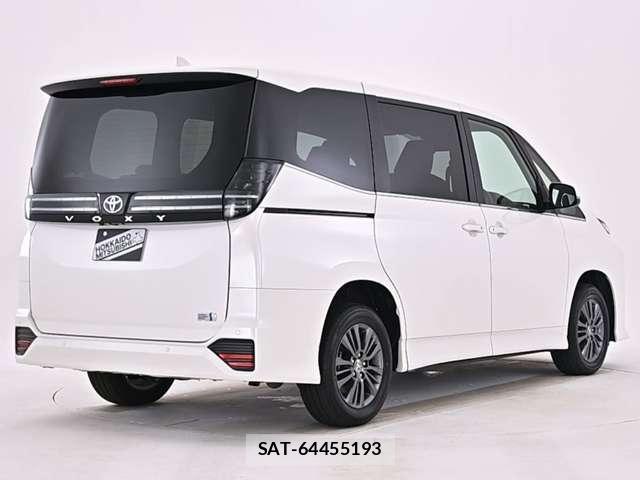 Toyota VOXY 2025-10 8363760-1