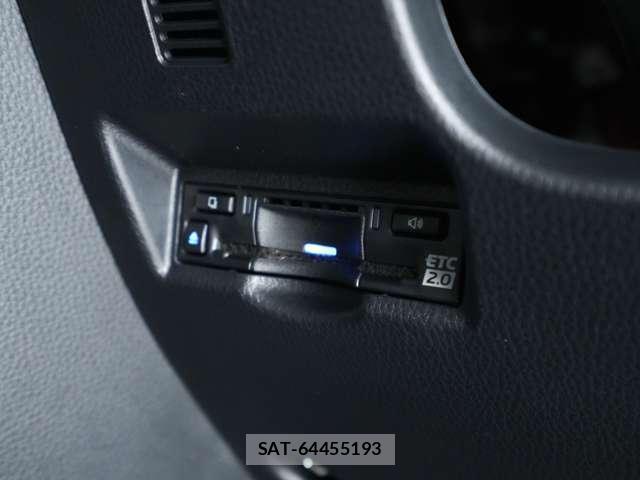 Toyota VOXY 2025-10 8363760-17