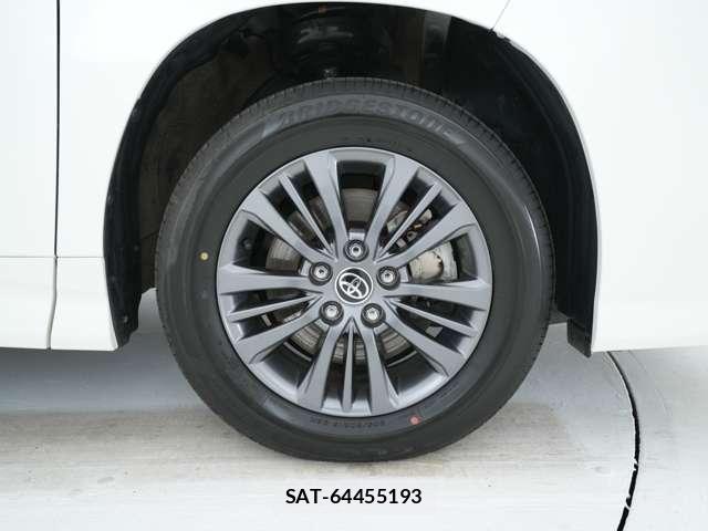 Toyota VOXY 2025-10 8363760-18