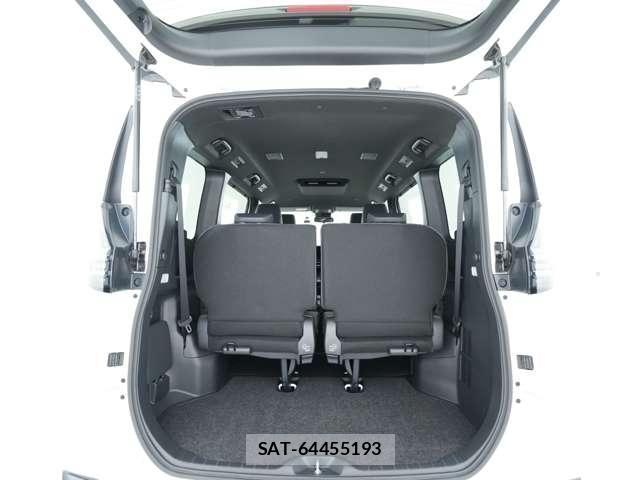 Toyota VOXY 2025-10 8363760-9