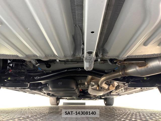 Toyota VOXY 2025-06 8363806-18