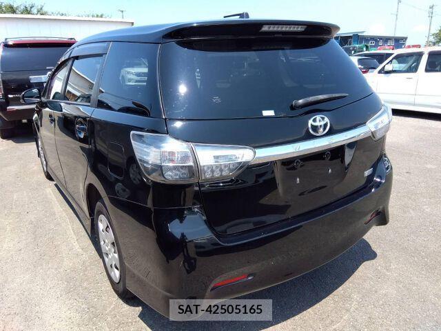 Toyota WISH 2015-03 8363290-1