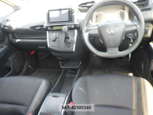 Toyota WISH 2015-03 8363290-5