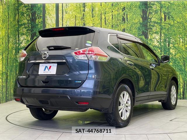 Nissan X-TRAIL 2015-08 8360528-16
