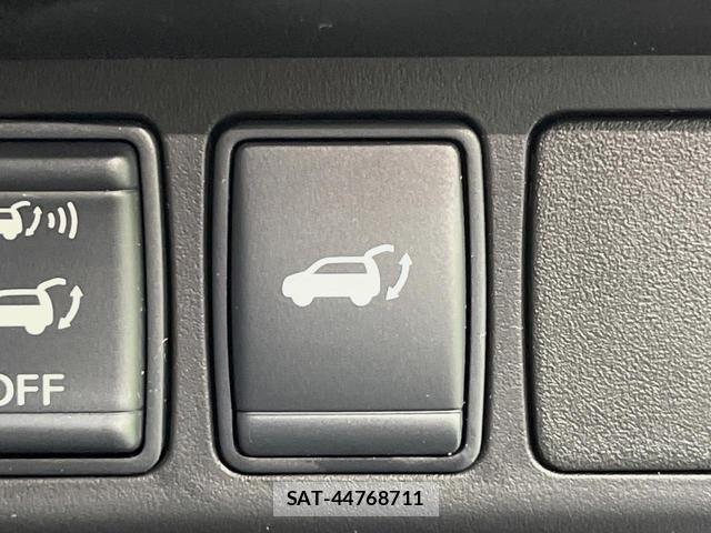 Nissan X-TRAIL 2015-08 8360528-6