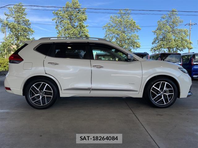 Nissan X-TRAIL 2017-08 8361093-3