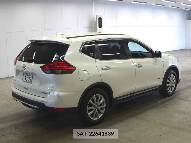 Nissan X-TRAIL 2018-06 8361301-1