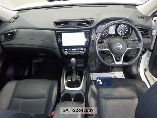 Nissan X-TRAIL 2018-06 8361301-2