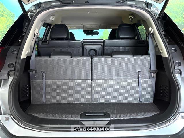 Nissan X-TRAIL 2017-08 8361927-10