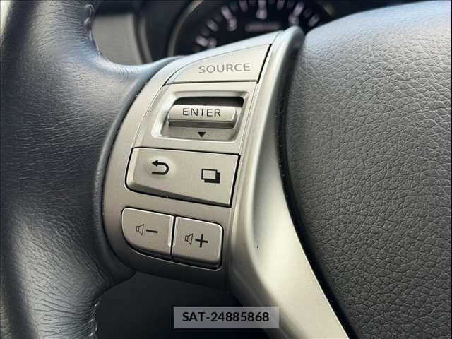 Nissan X-TRAIL 2015-10 8361966-11