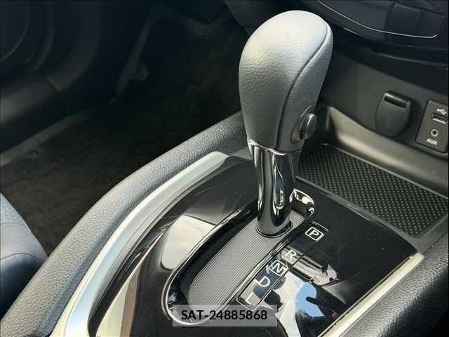 Nissan X-TRAIL 2015-10 8361966-14