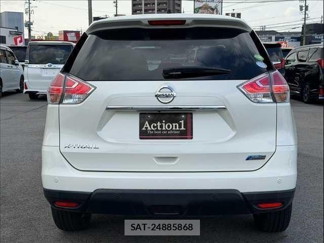 Nissan X-TRAIL 2015-10 8361966-3