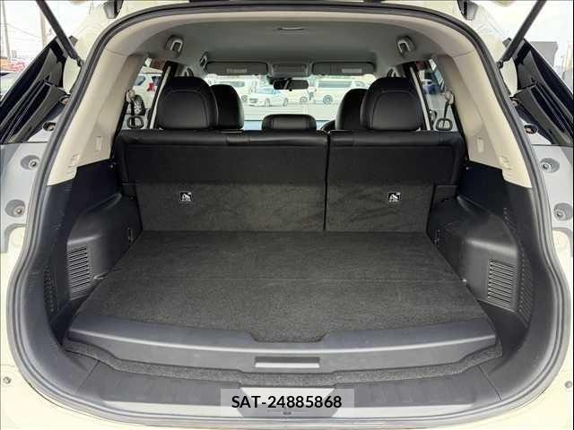Nissan X-TRAIL 2015-10 8361966-9