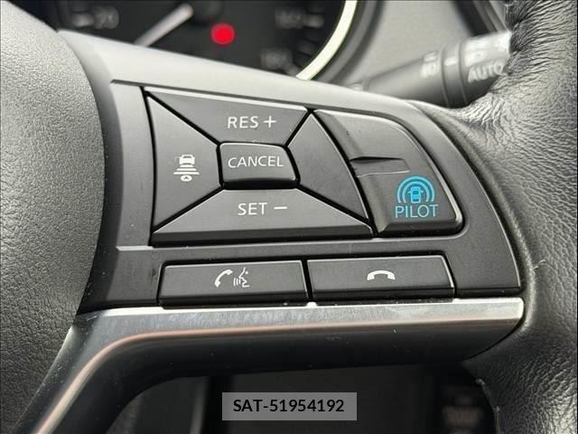 Nissan X-TRAIL 2018-06 8361967-11