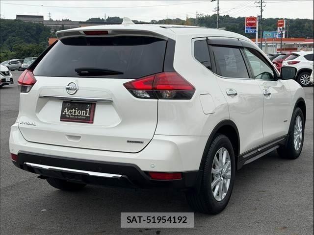 Nissan X-TRAIL 2018-06 8361967-4