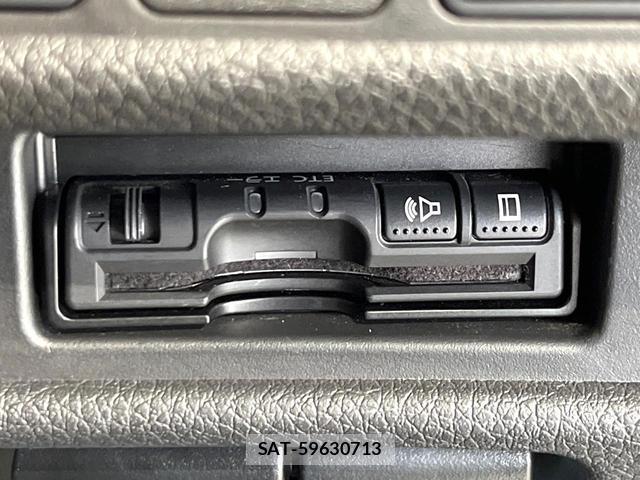 Nissan X-TRAIL 2018-03 8362573-6