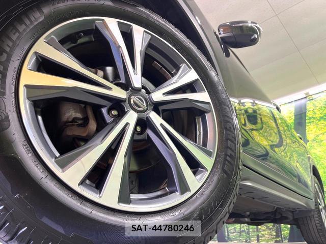 Nissan X-TRAIL 2017-11 8362981-12