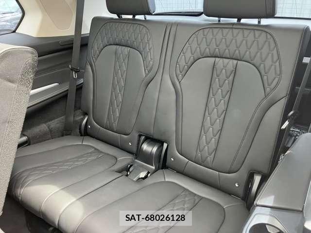 Bmw X7 2022-03 8363468-12