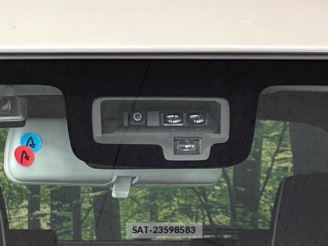 Suzuki X BEE 2018-03 8360793-4