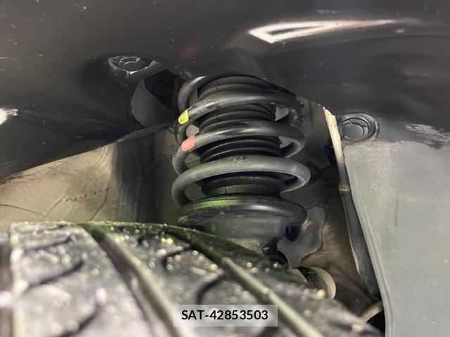 Suzuki X BEE 2018-11 8363482-19
