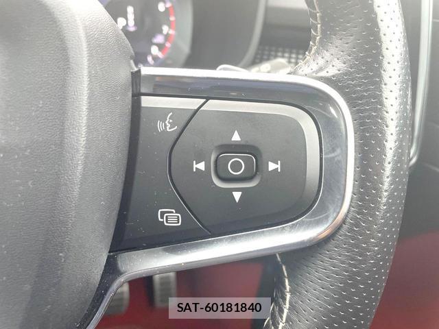 Volvo XC40 2018-04 8361006-10