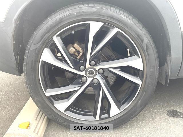 Volvo XC40 2018-04 8361006-14