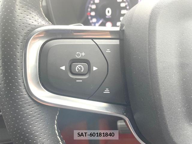 Volvo XC40 2018-04 8361006-8