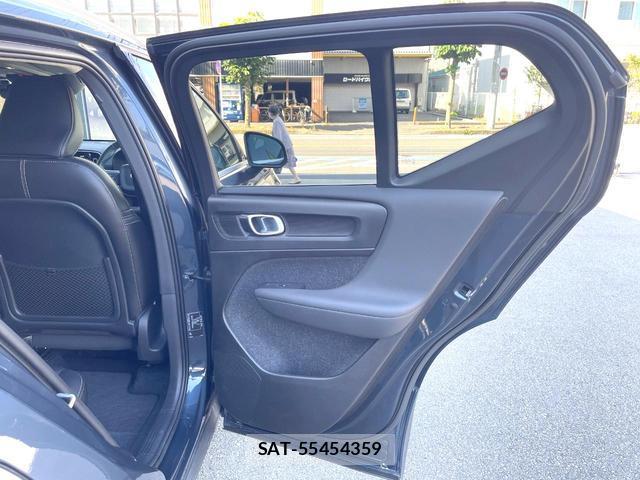Volvo XC40 2019-11 8361007-12