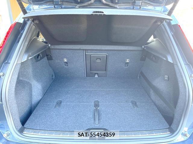 Volvo XC40 2019-11 8361007-18