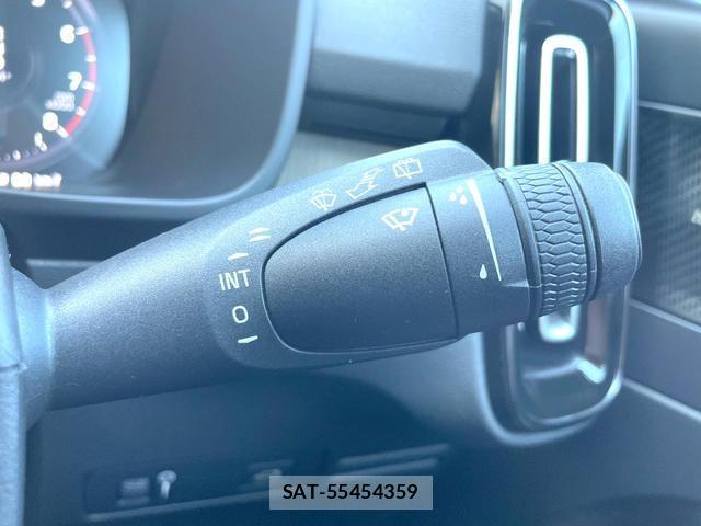 Volvo XC40 2019-11 8361007-5