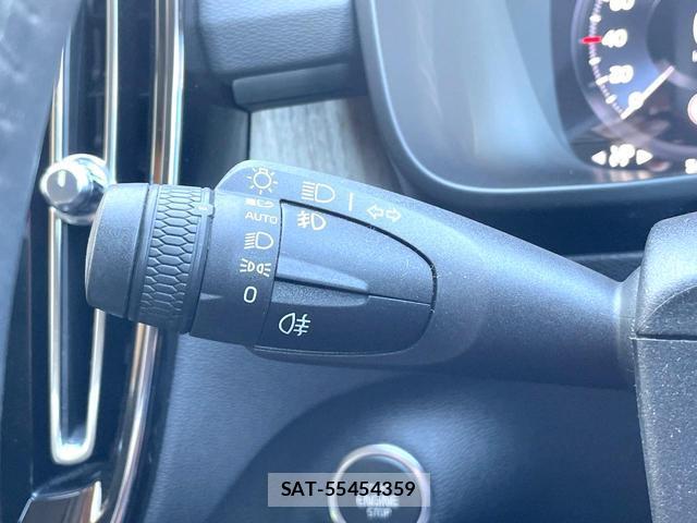 Volvo XC40 2019-11 8361007-6