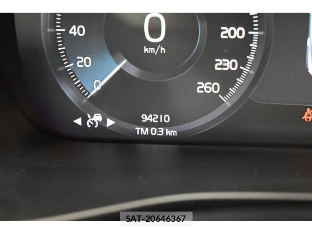 Volvo XC40 2020-03 8361895-9