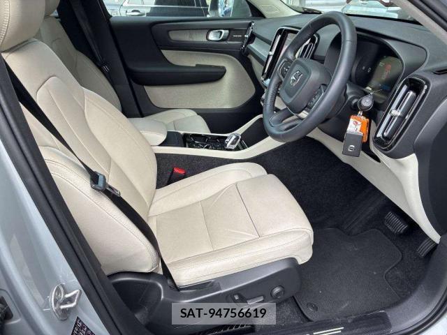 Volvo XC40 2024-09 8362081-3