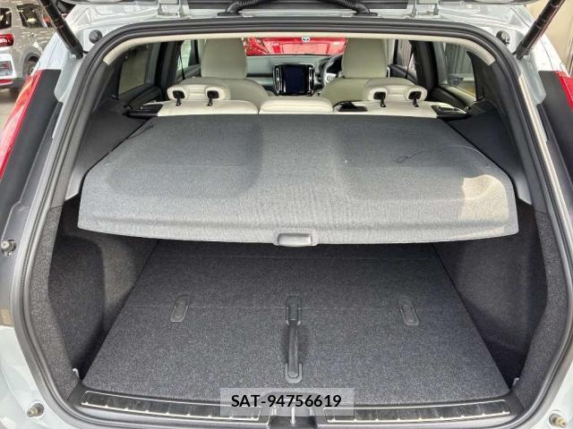 Volvo XC40 2024-09 8362081-5