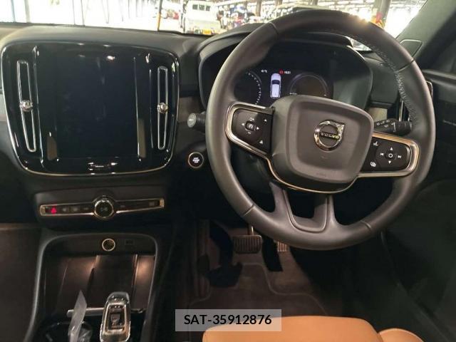 Volvo XC40 2022-05 8362097-2